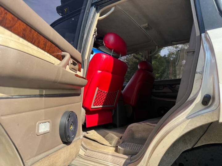 Modified 1997 Lexus LX 450