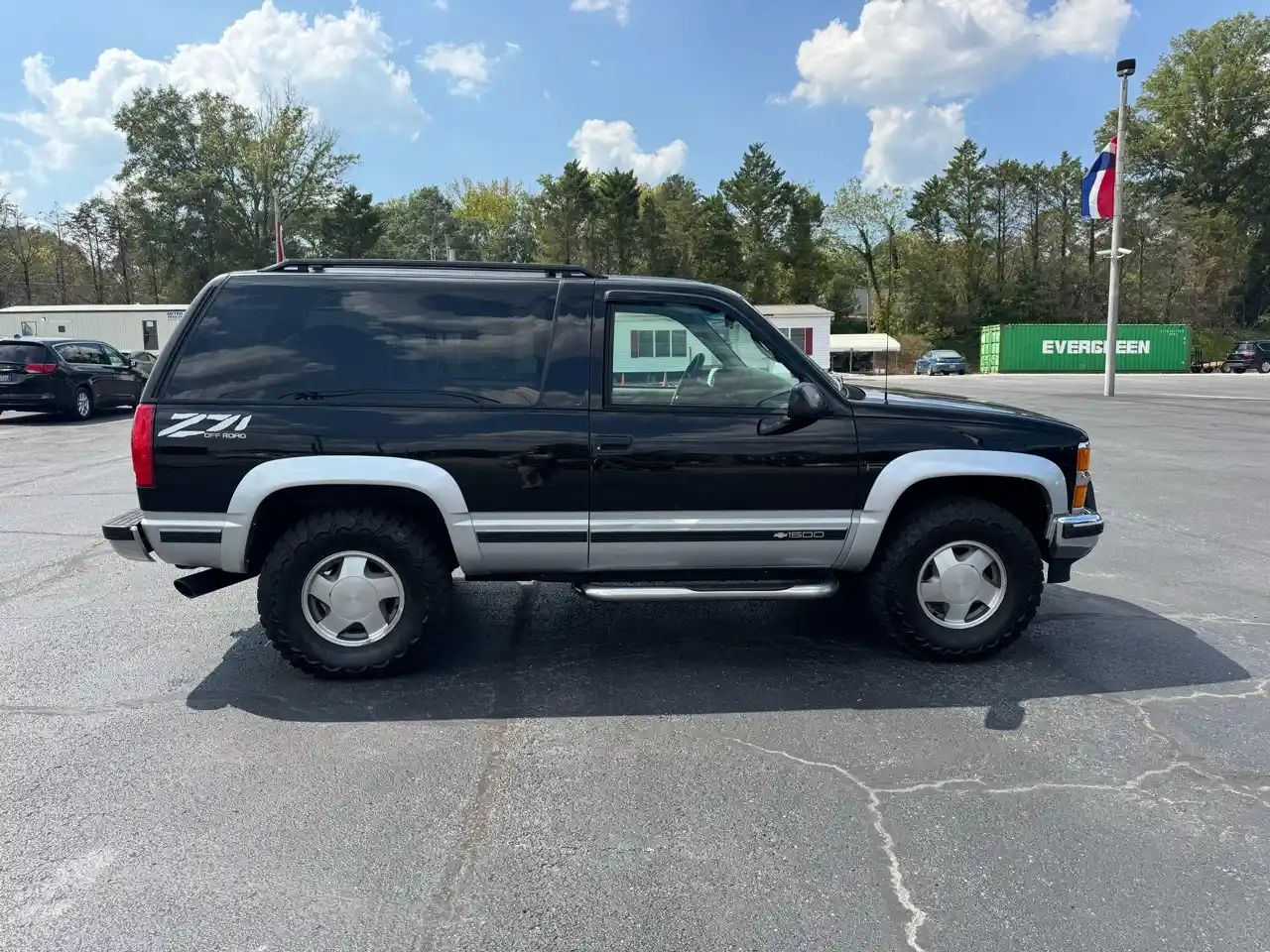 1996 Chevrolet Tahoe LT - 4