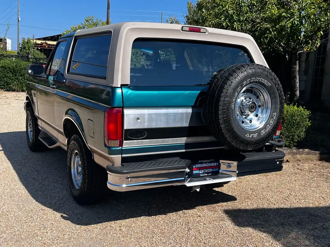 1996 Ford Bronco Eddie Bauer - 4
