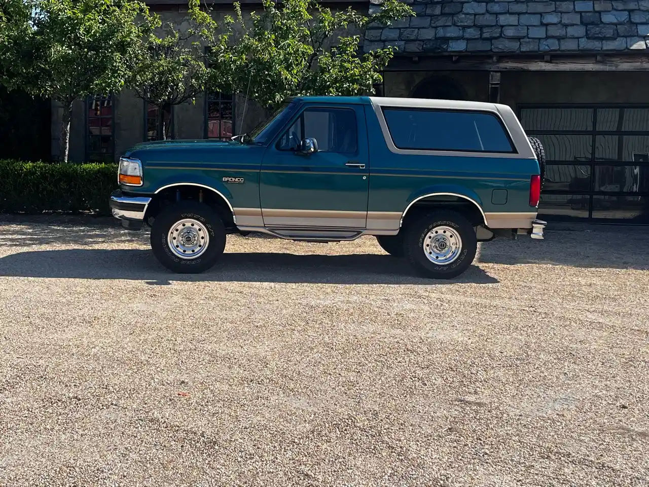 1996 Ford Bronco Eddie Bauer - 2