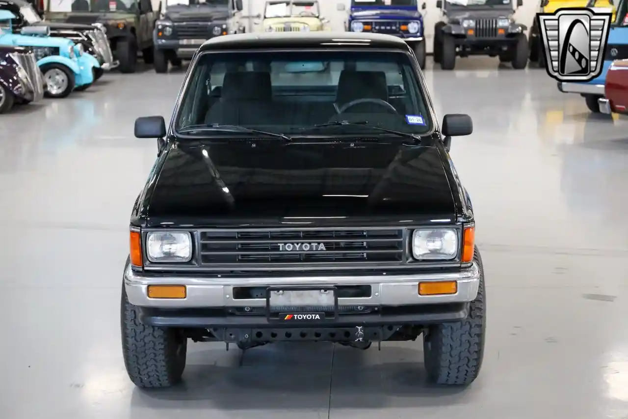 1987 Toyota Pickup - 2