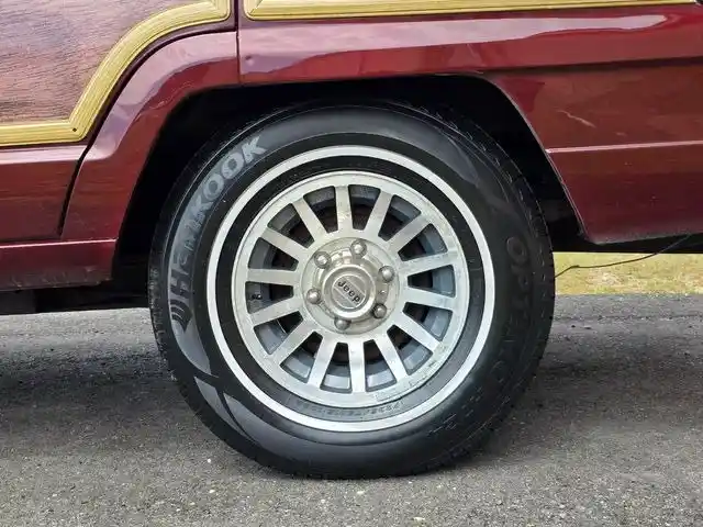 1987 Jeep Grand Wagoneer