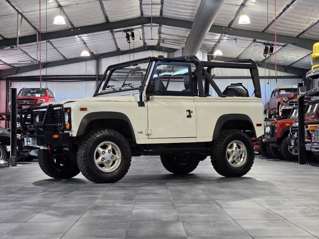 Land Rover Defender