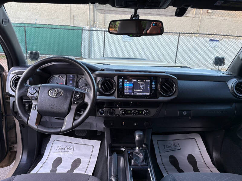 2016 Toyota Tacoma TRD Off-Road - 3