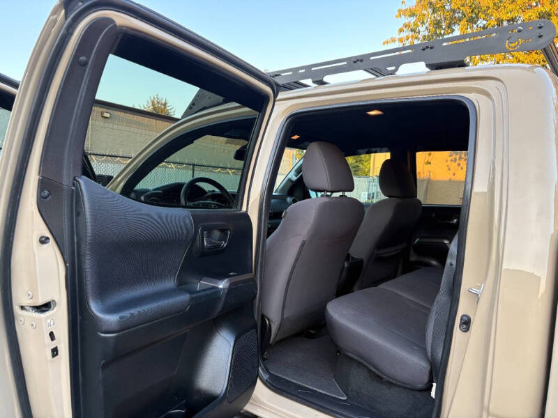 2016 Toyota Tacoma TRD Off-Road - 4