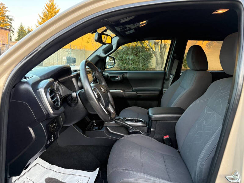 2016 Toyota Tacoma TRD Off-Road - 5