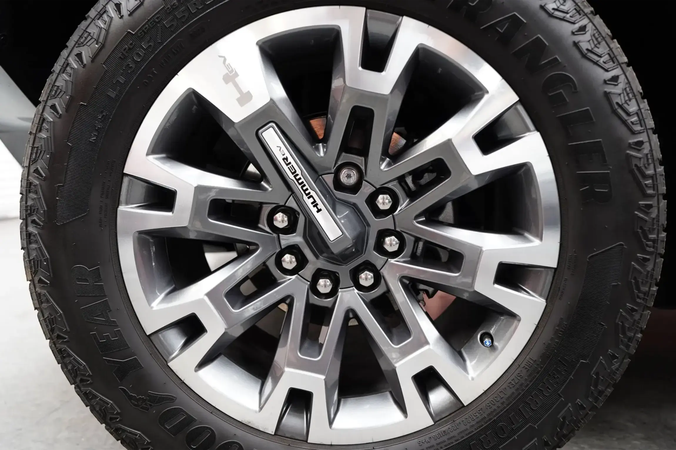 2024 GMC Hummer EV 3X Lunar Edition