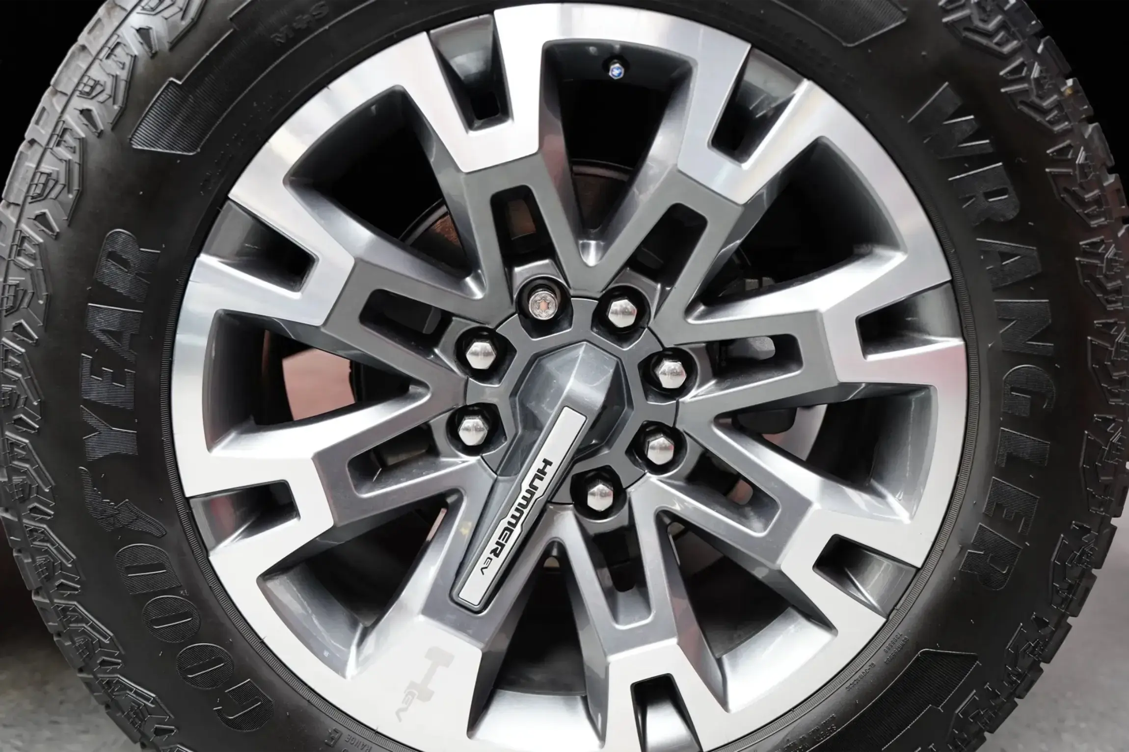 2024 GMC Hummer EV 3X Lunar Edition