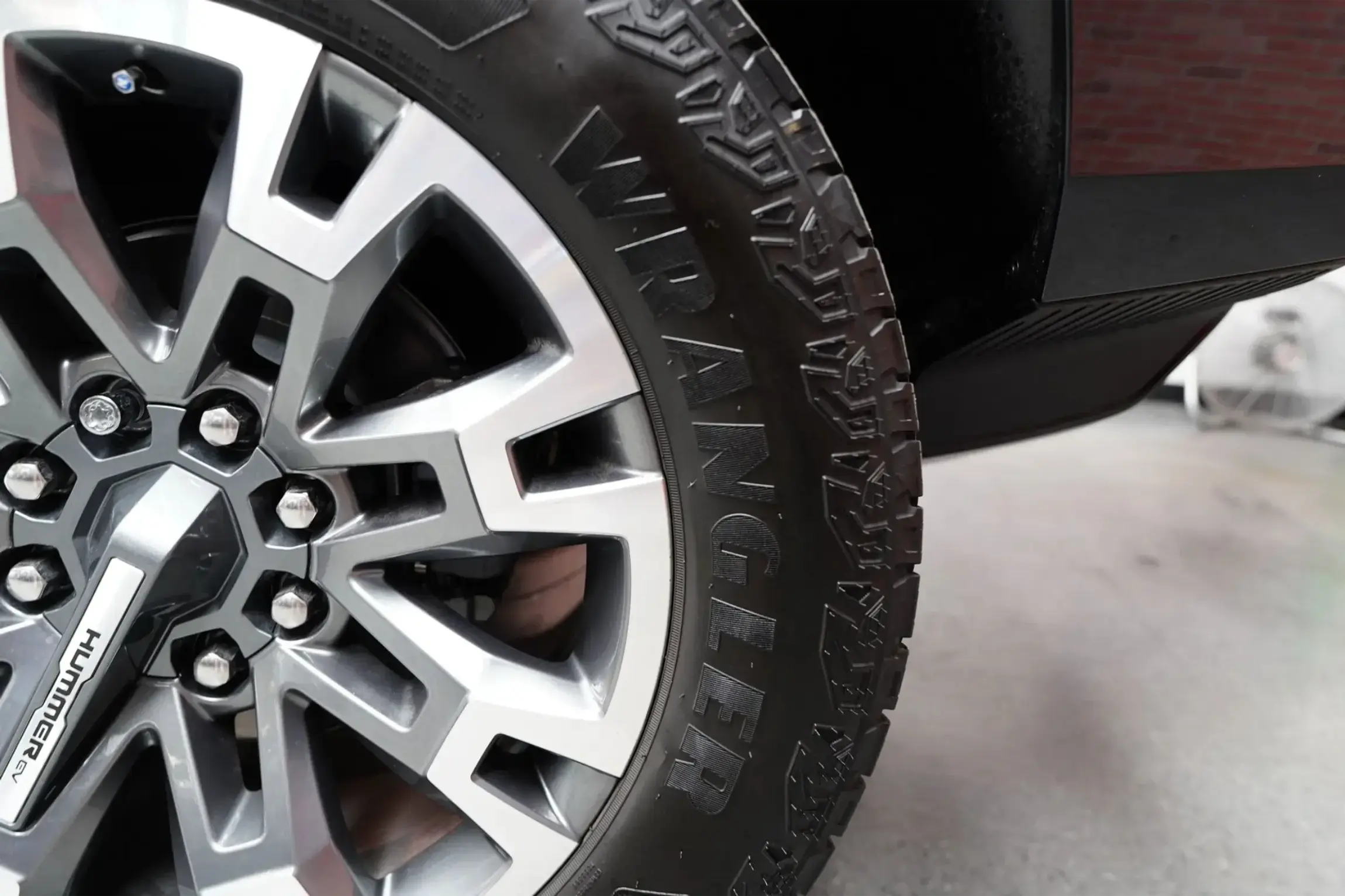 2024 GMC Hummer EV 3X Lunar Edition