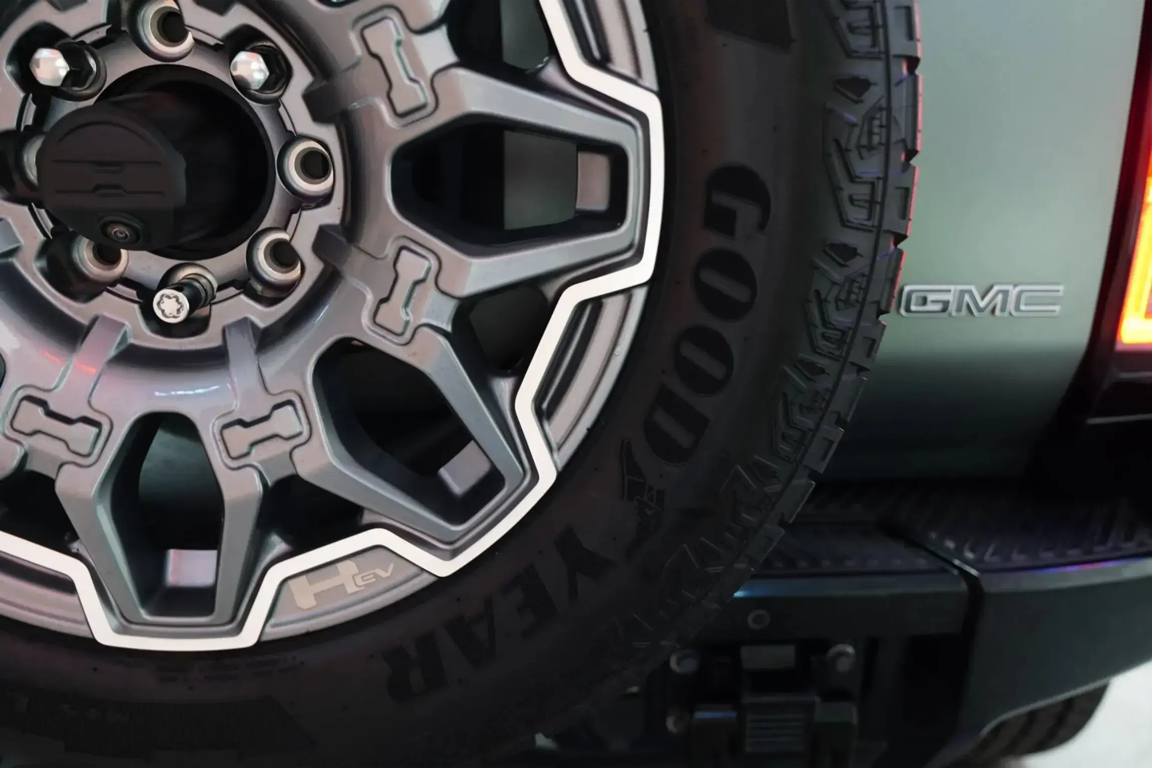 2024 GMC Hummer EV 3X Lunar Edition