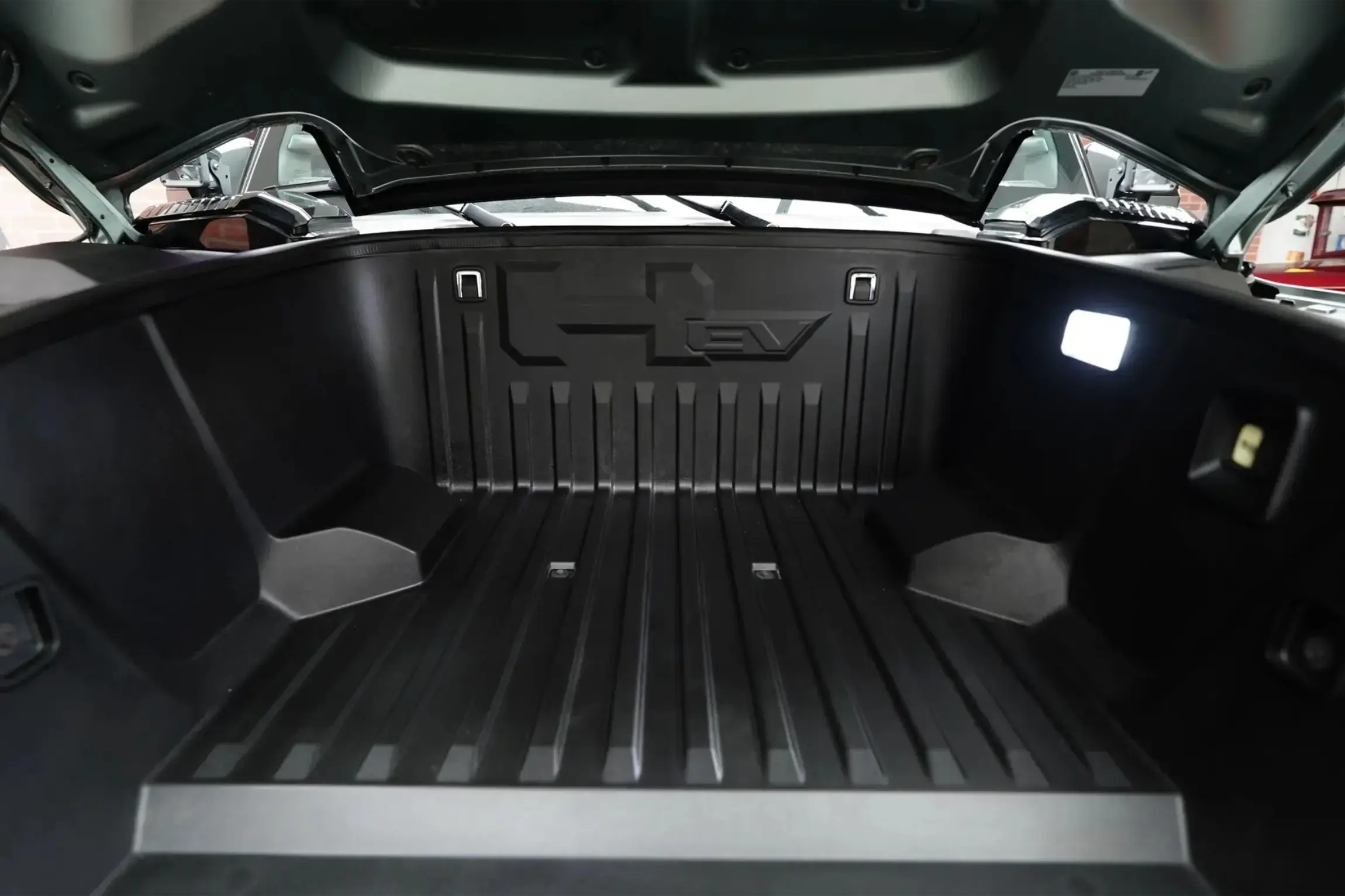 2024 GMC Hummer EV 3X Lunar Edition