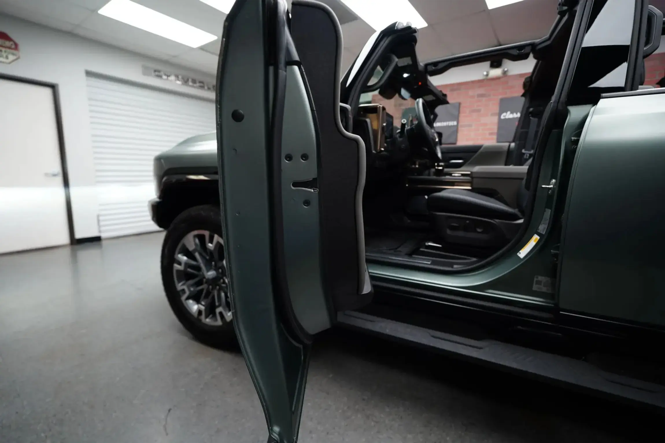 2024 GMC Hummer EV 3X Lunar Edition