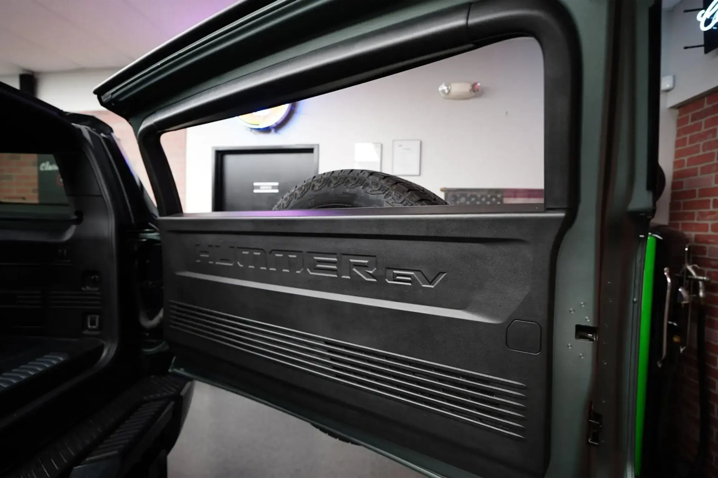 2024 GMC Hummer EV 3X Lunar Edition