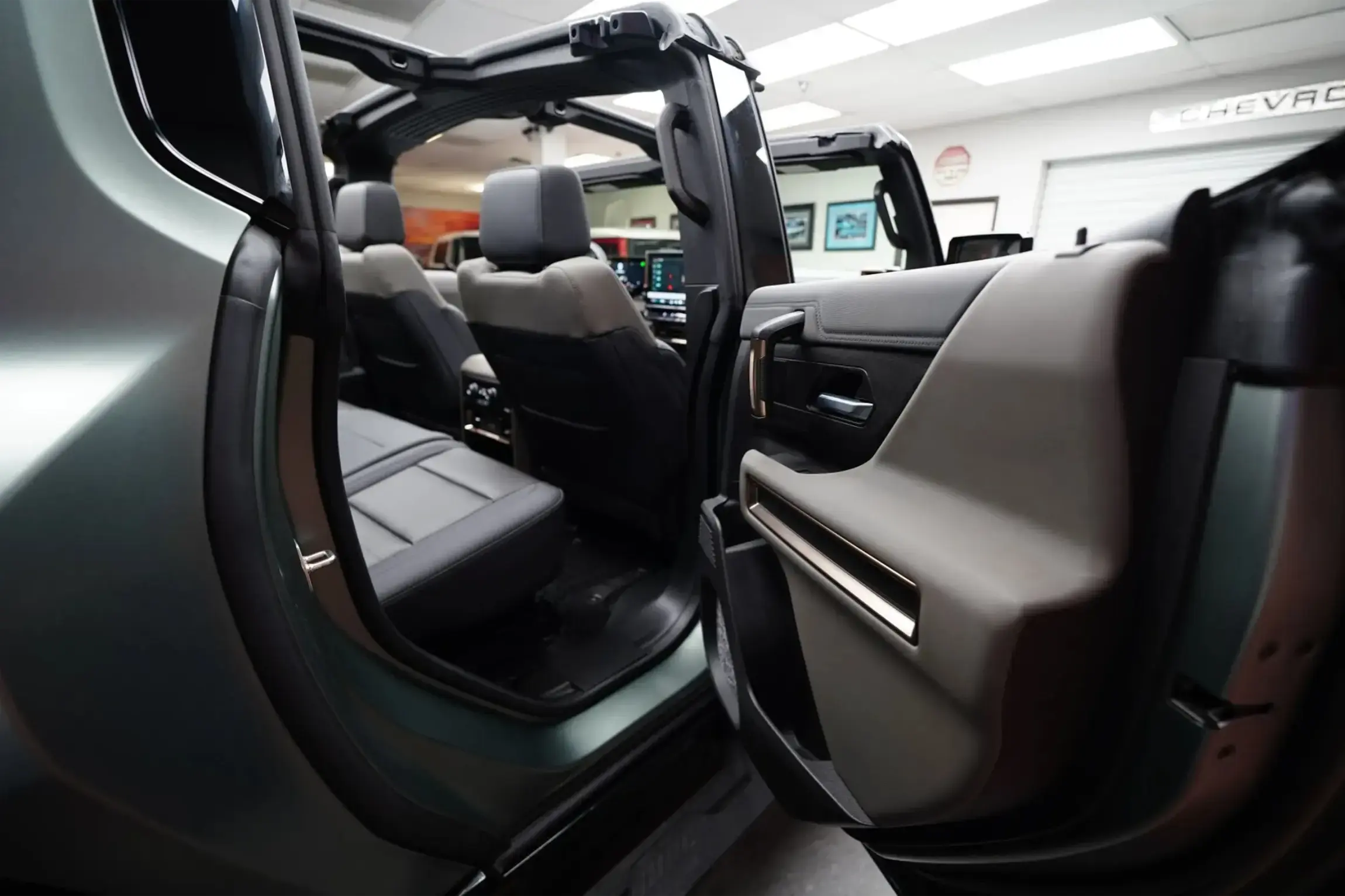 2024 GMC Hummer EV 3X Lunar Edition