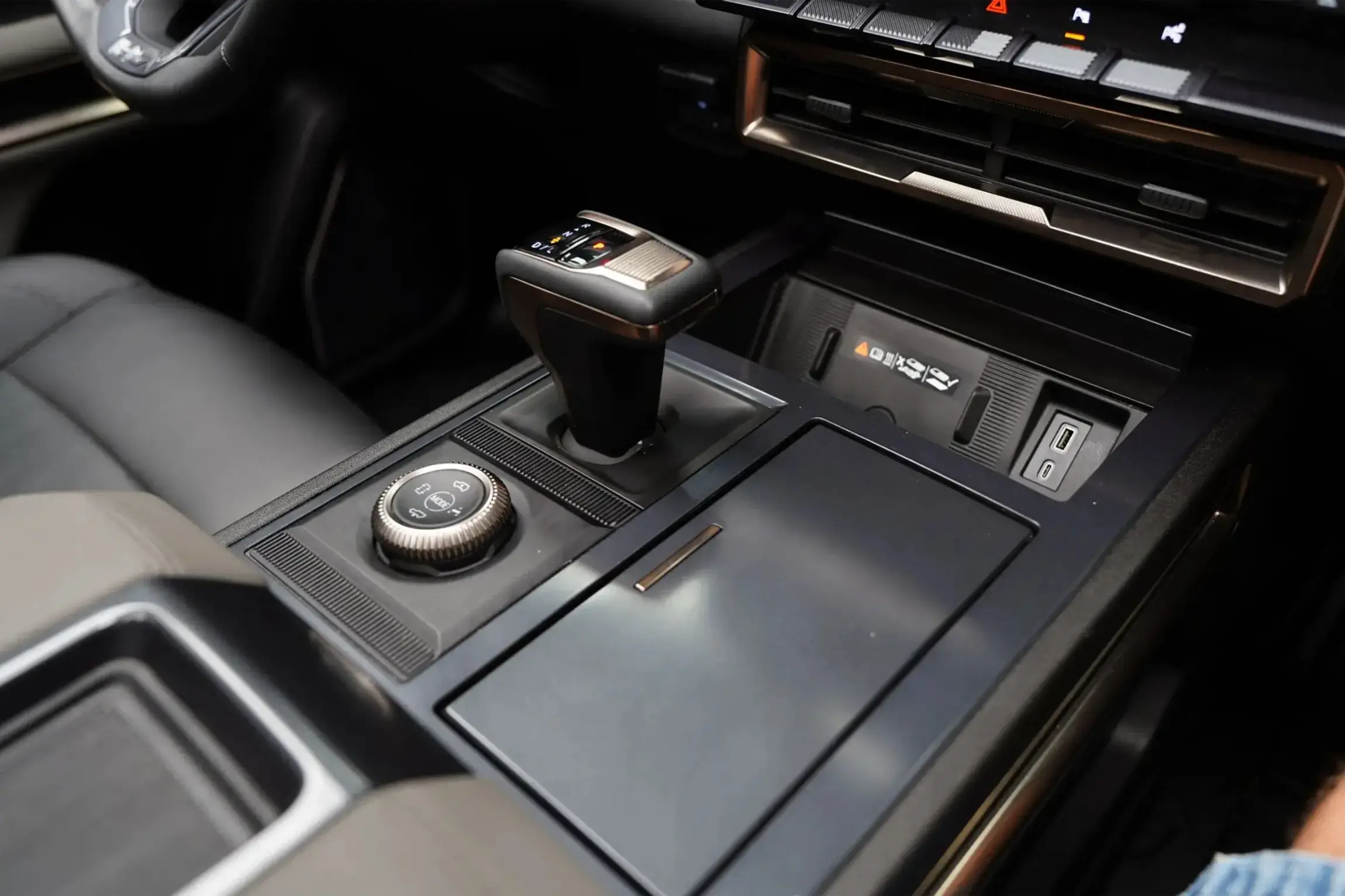 2024 GMC Hummer EV 3X Lunar Edition
