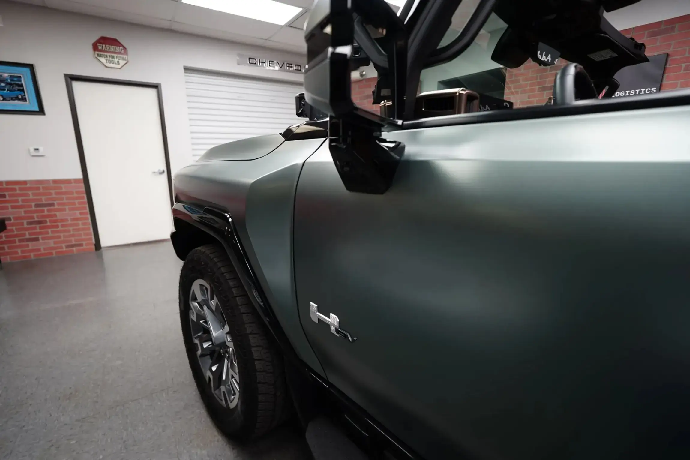 2024 GMC Hummer EV 3X Lunar Edition