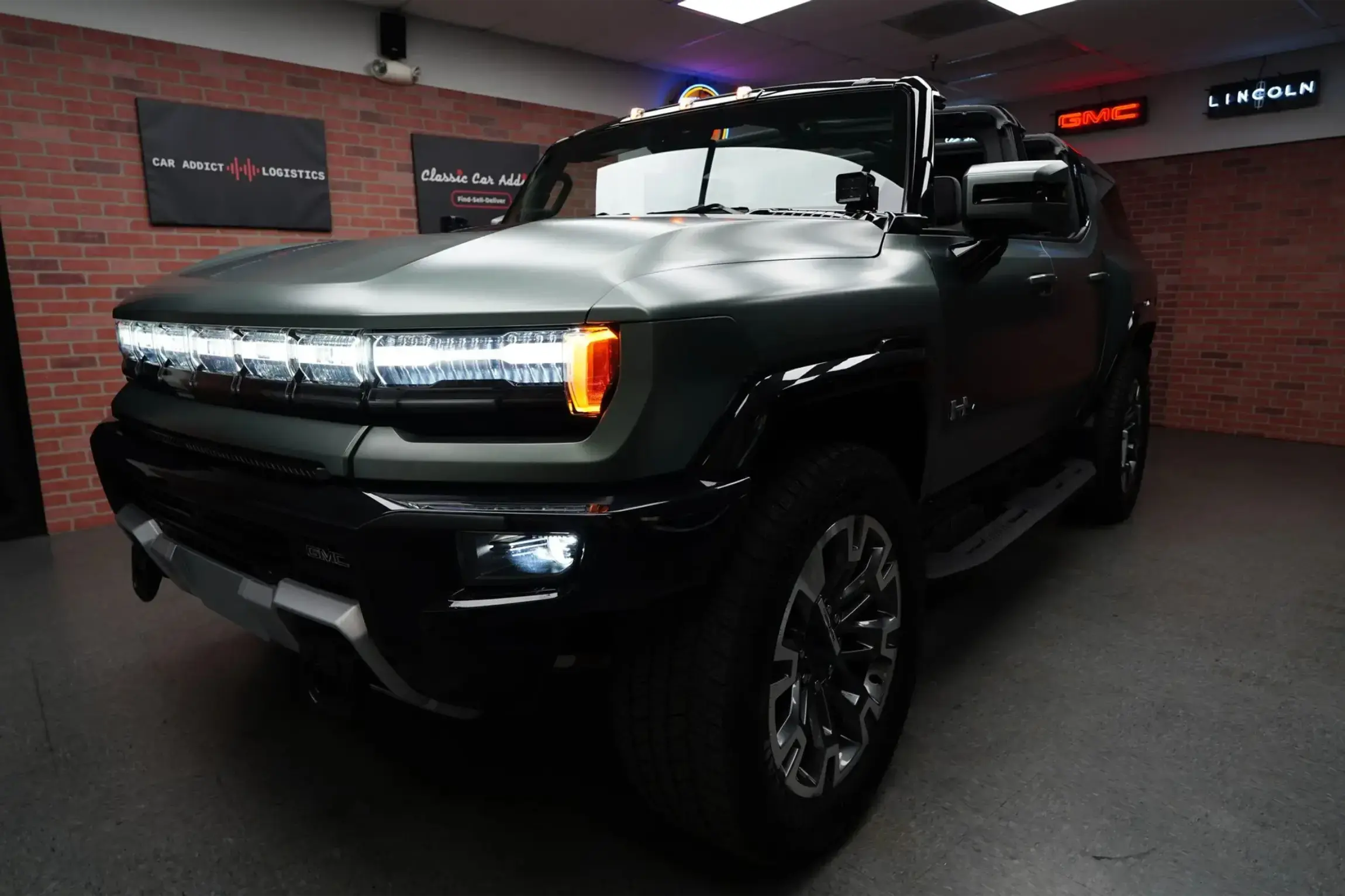 2024 GMC Hummer EV 3X Lunar Edition