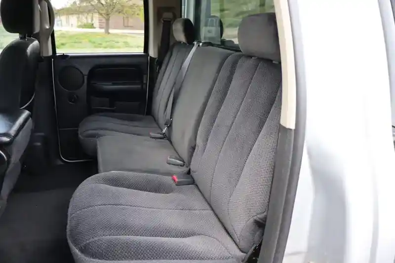 2004 Dodge Ram Pickup 3500 SLT
