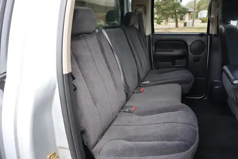 2004 Dodge Ram Pickup 3500 SLT