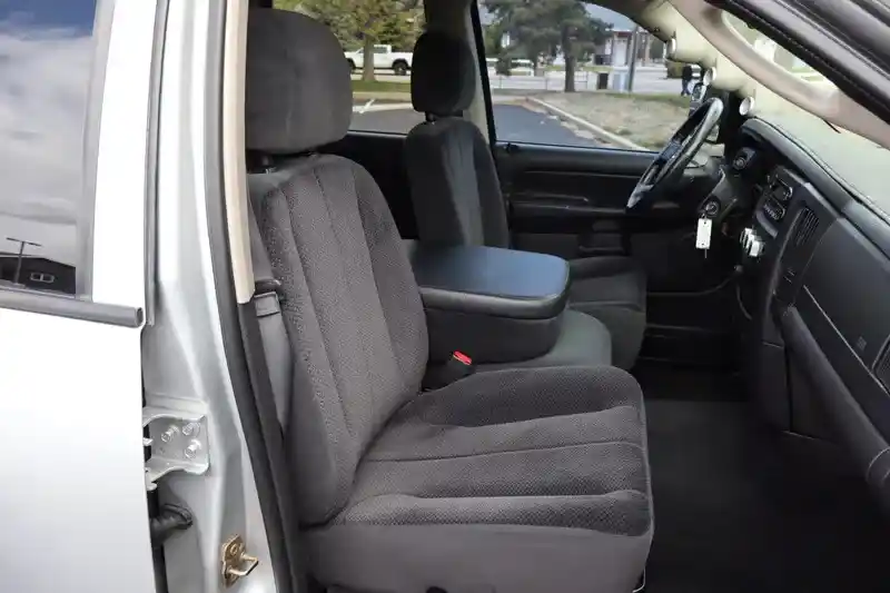 2004 Dodge Ram Pickup 3500 SLT