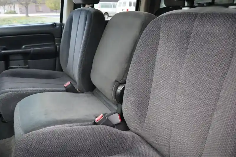 2004 Dodge Ram Pickup 3500 SLT