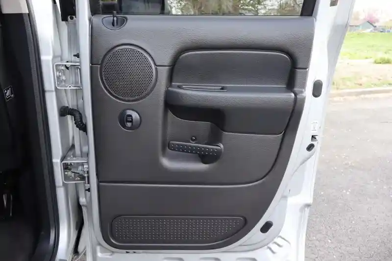 2004 Dodge Ram Pickup 3500 SLT