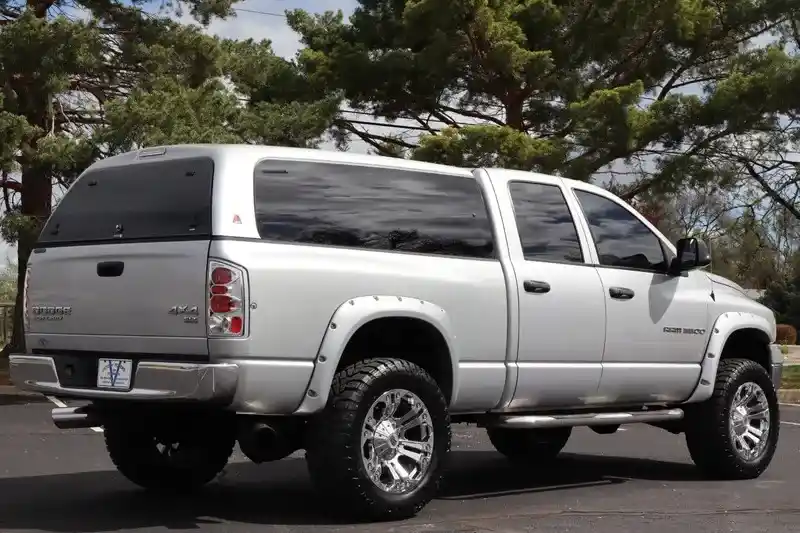 2004 Dodge Ram Pickup 3500 SLT