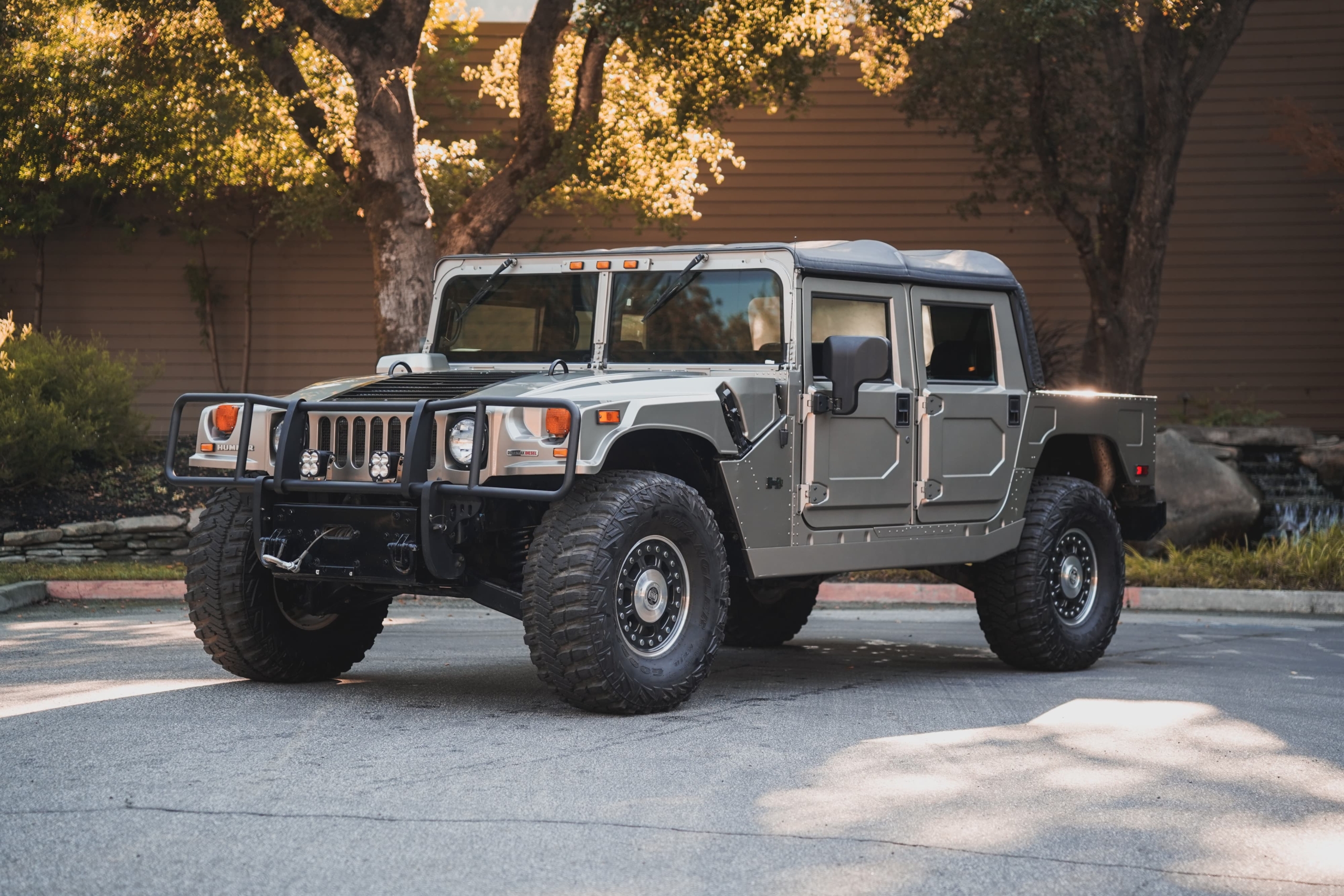 Sold: 2006 Hummer H1 Alpha-1