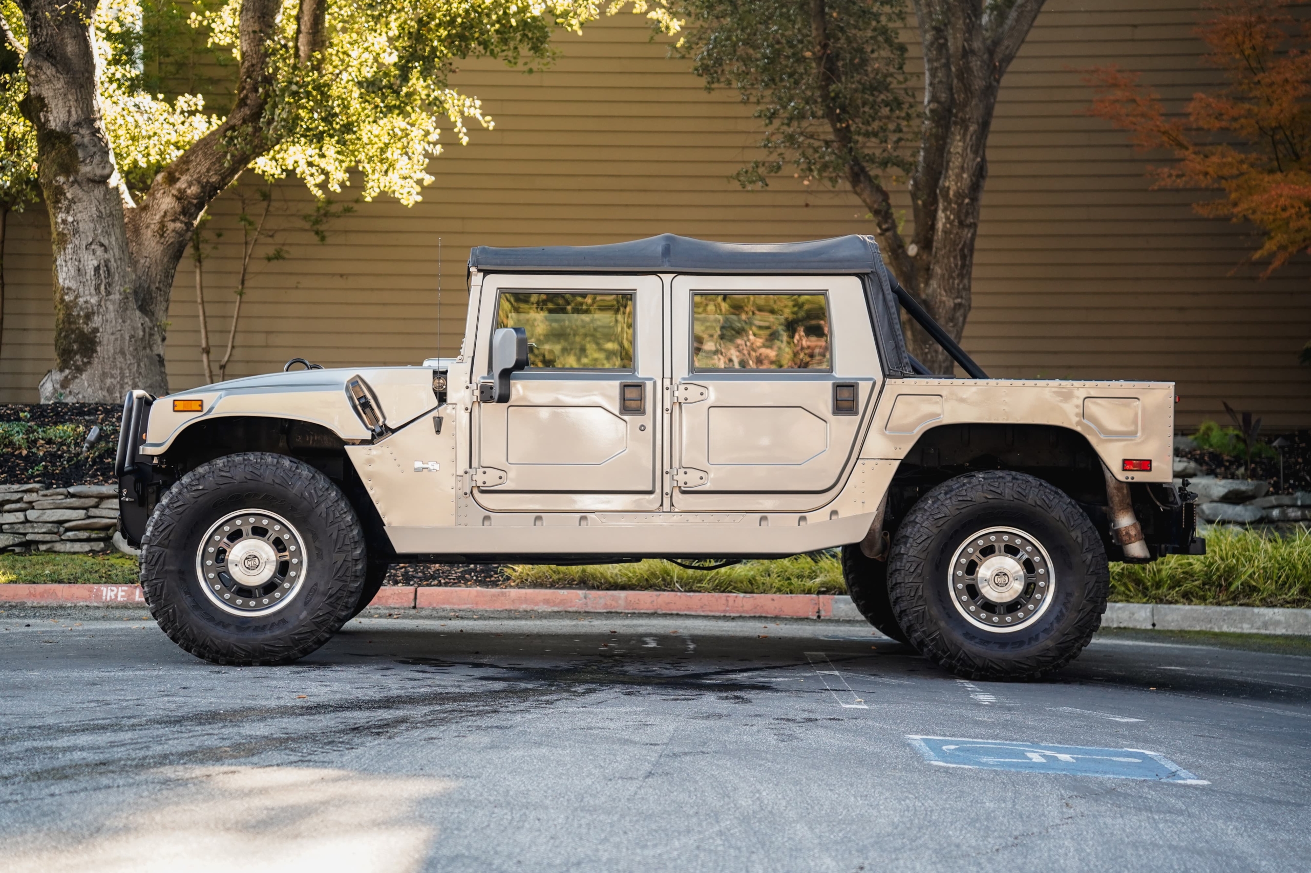 Sold: 2006 Hummer H1 Alpha - 2