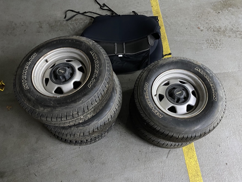 Sold: 1990 Jeep Wrangler Islander YJ