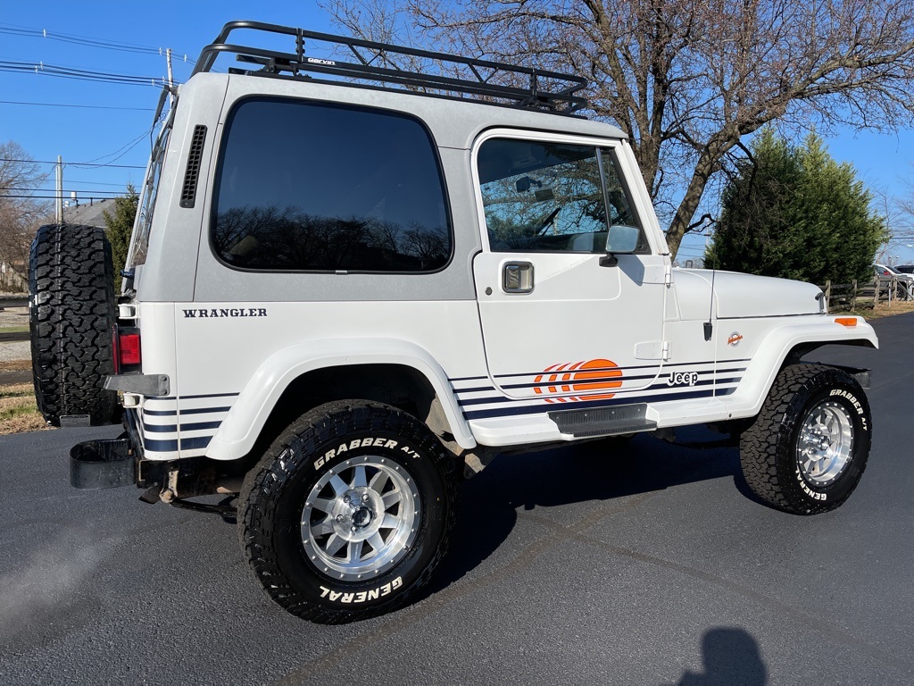 Sold: 1990 Jeep Wrangler Islander YJ