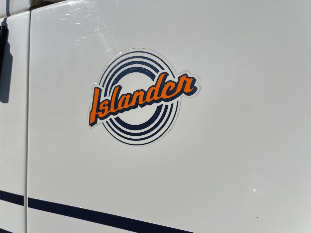 Sold: 1990 Jeep Wrangler Islander YJ