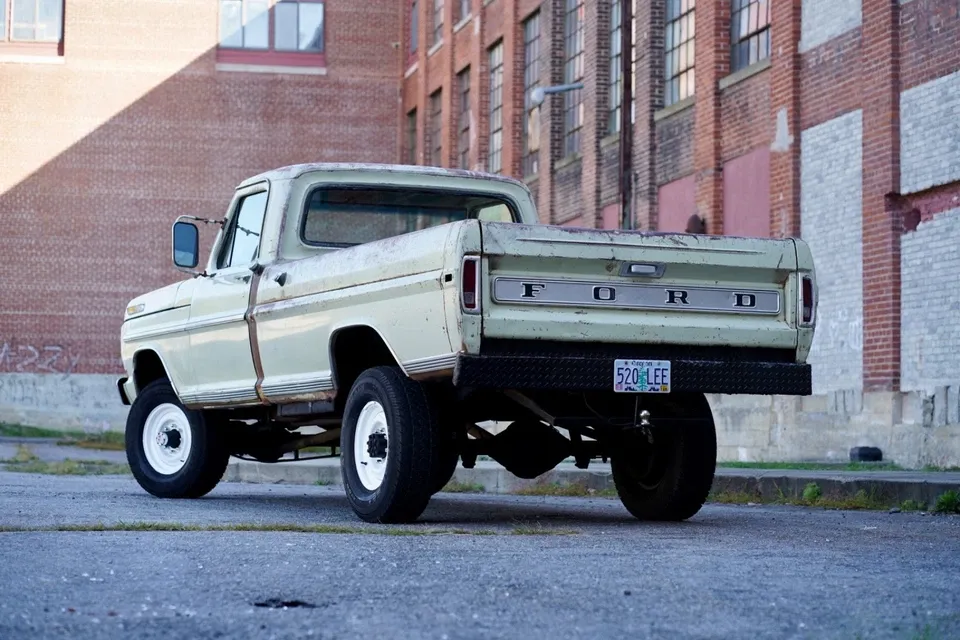 Sold: 1970 Ford F-250 Highboy 4×4