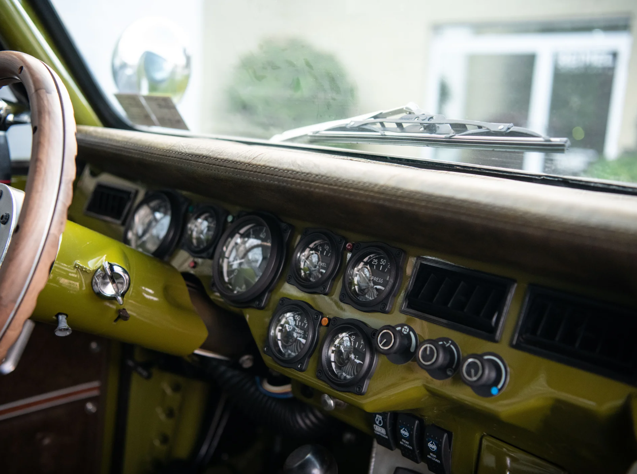 Sold: 1977 International Scout II Traveler