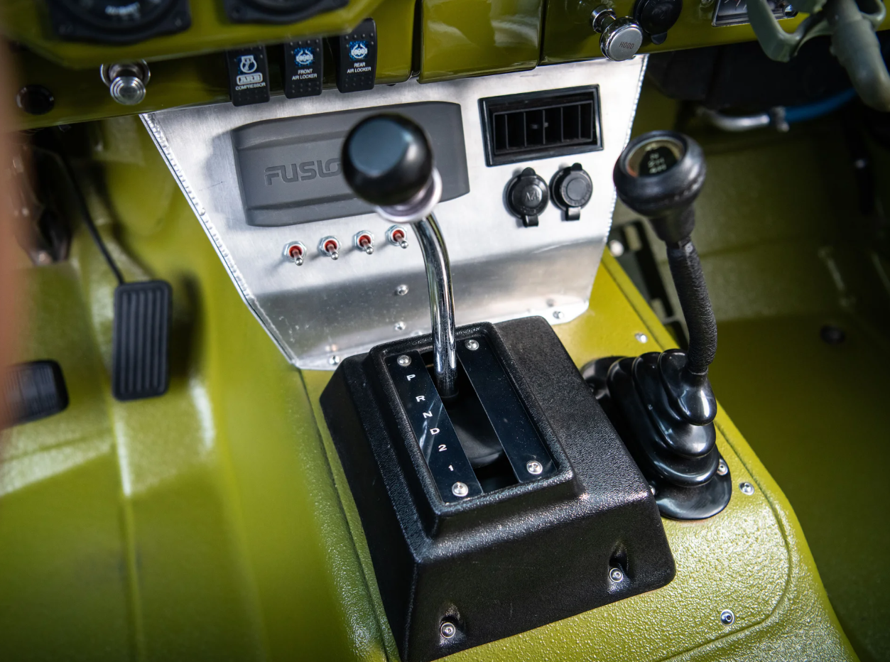 Sold: 1977 International Scout II Traveler