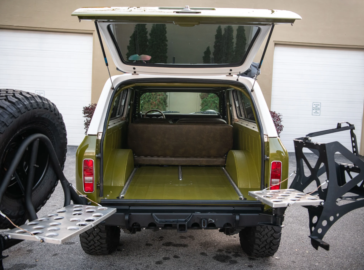 Sold: 1977 International Scout II Traveler