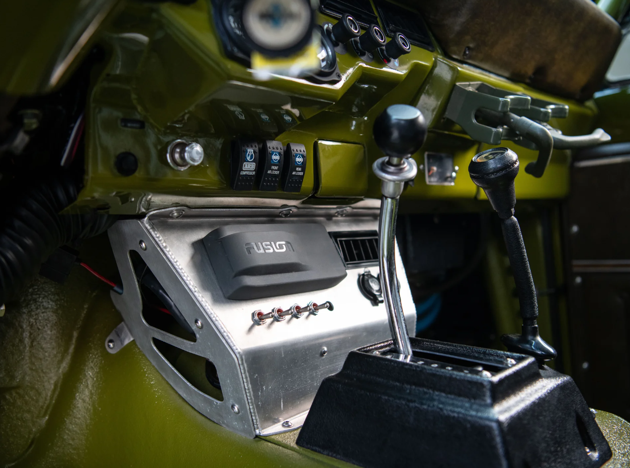 Sold: 1977 International Scout II Traveler