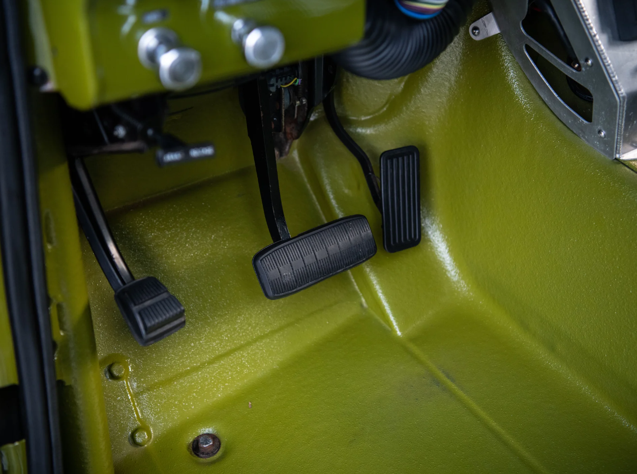 Sold: 1977 International Scout II Traveler