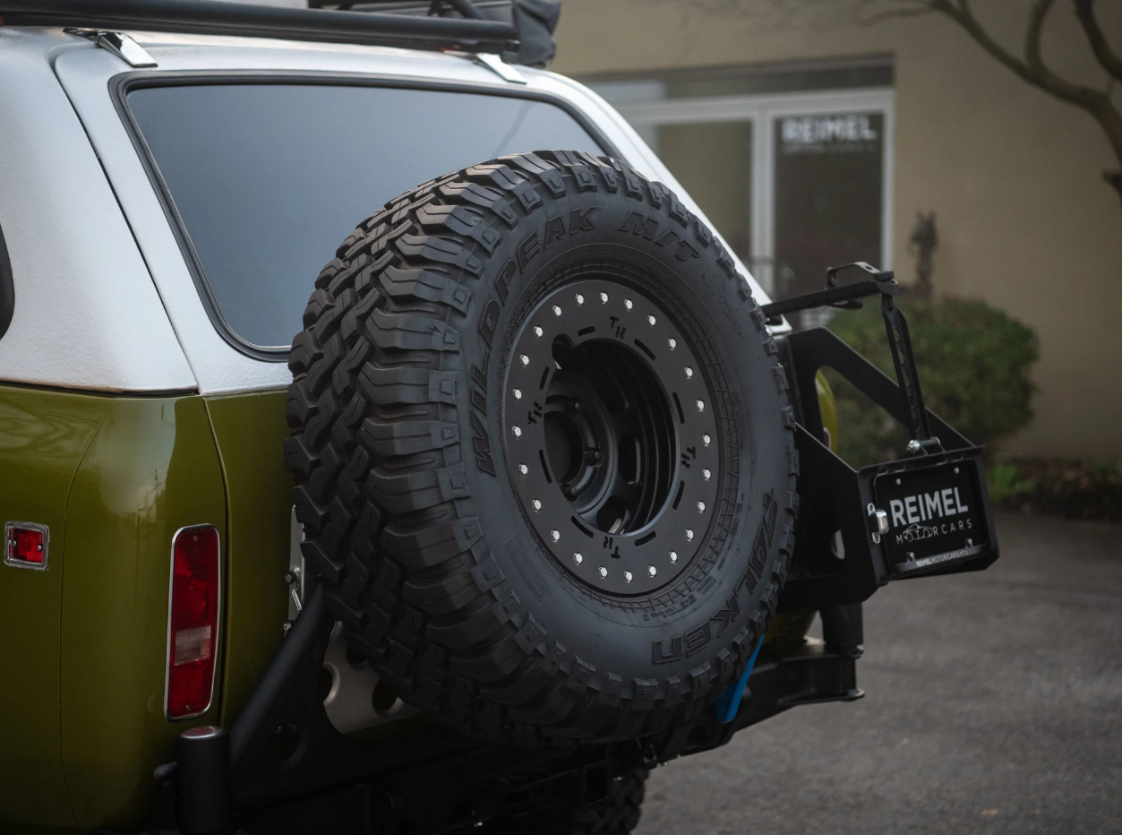 Sold: 1977 International Scout II Traveler