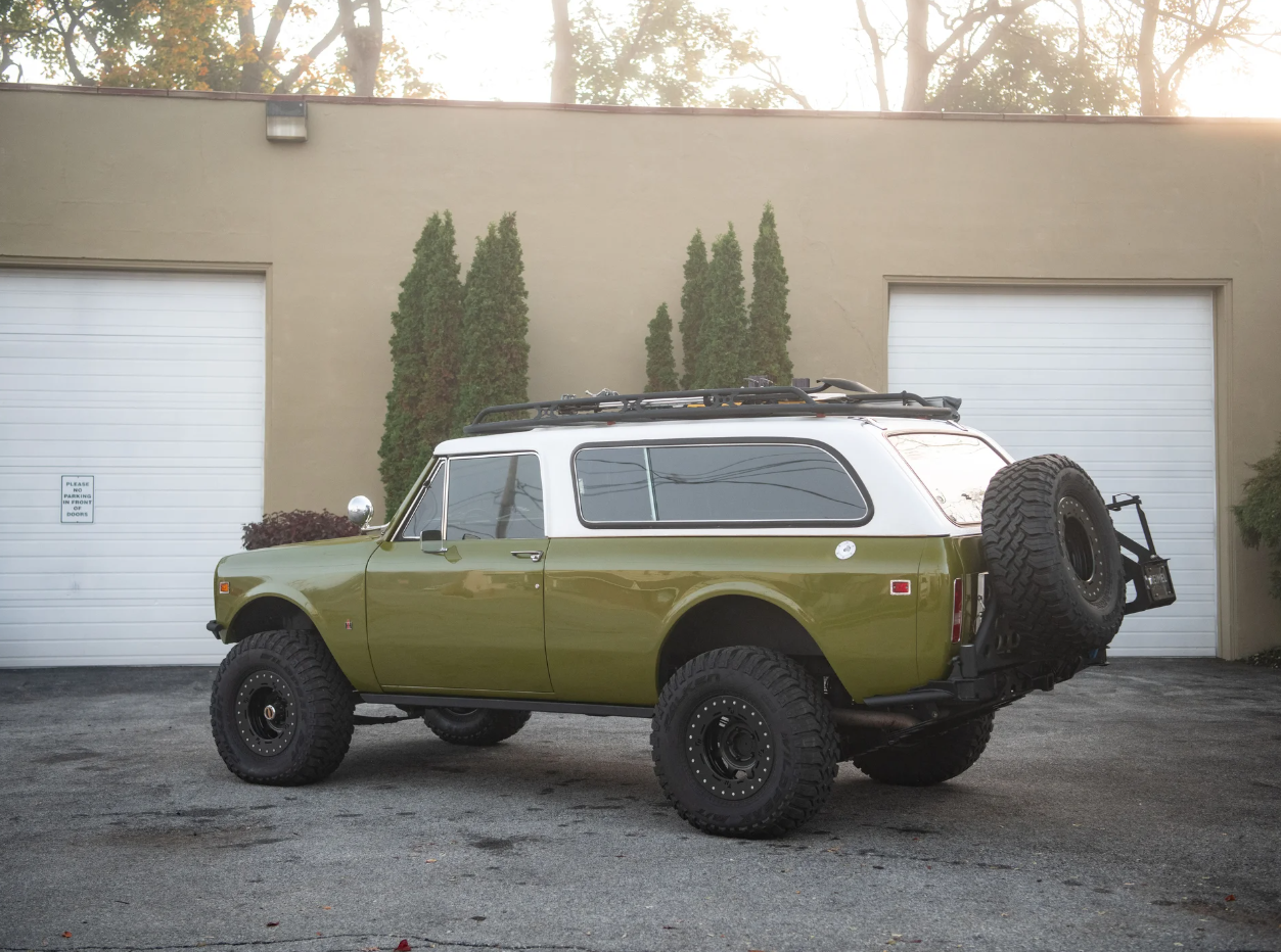 Sold: 1977 International Scout II Traveler