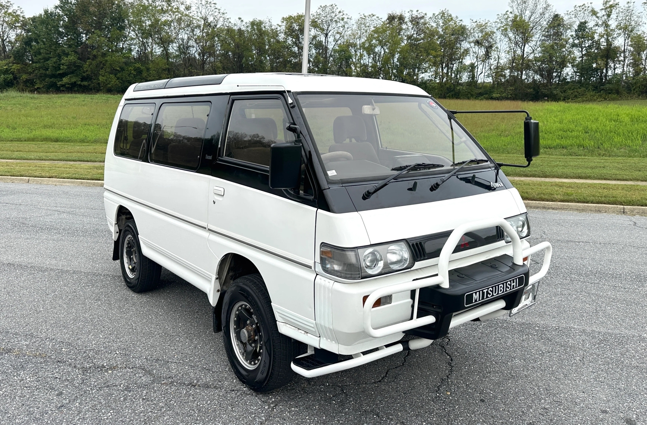  Mitsubishi Delica