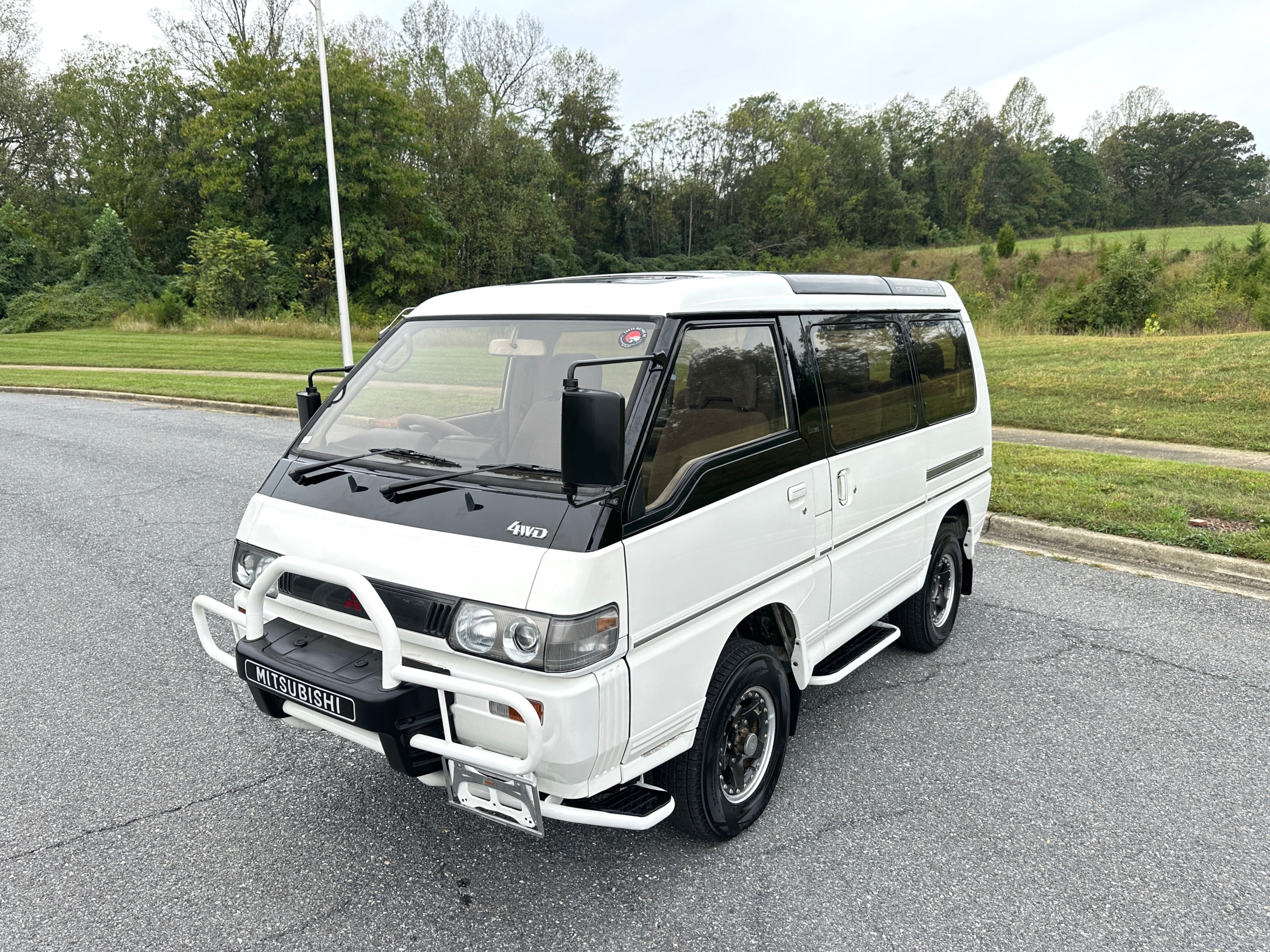 1991 Mitsubishi Delica Star Wagon Super Exceed - 2