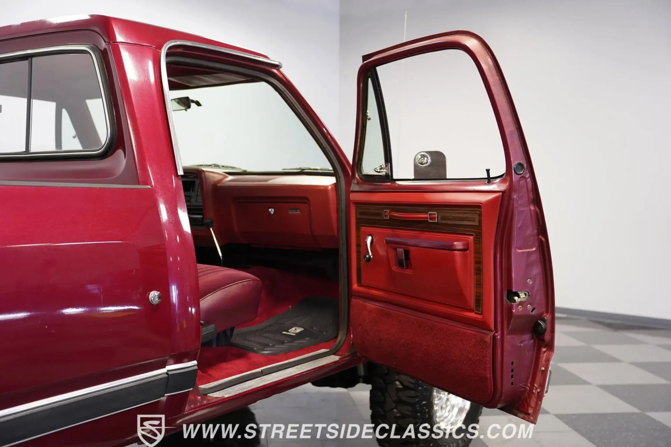 1986 Dodge Power Ram 150 Royal SE