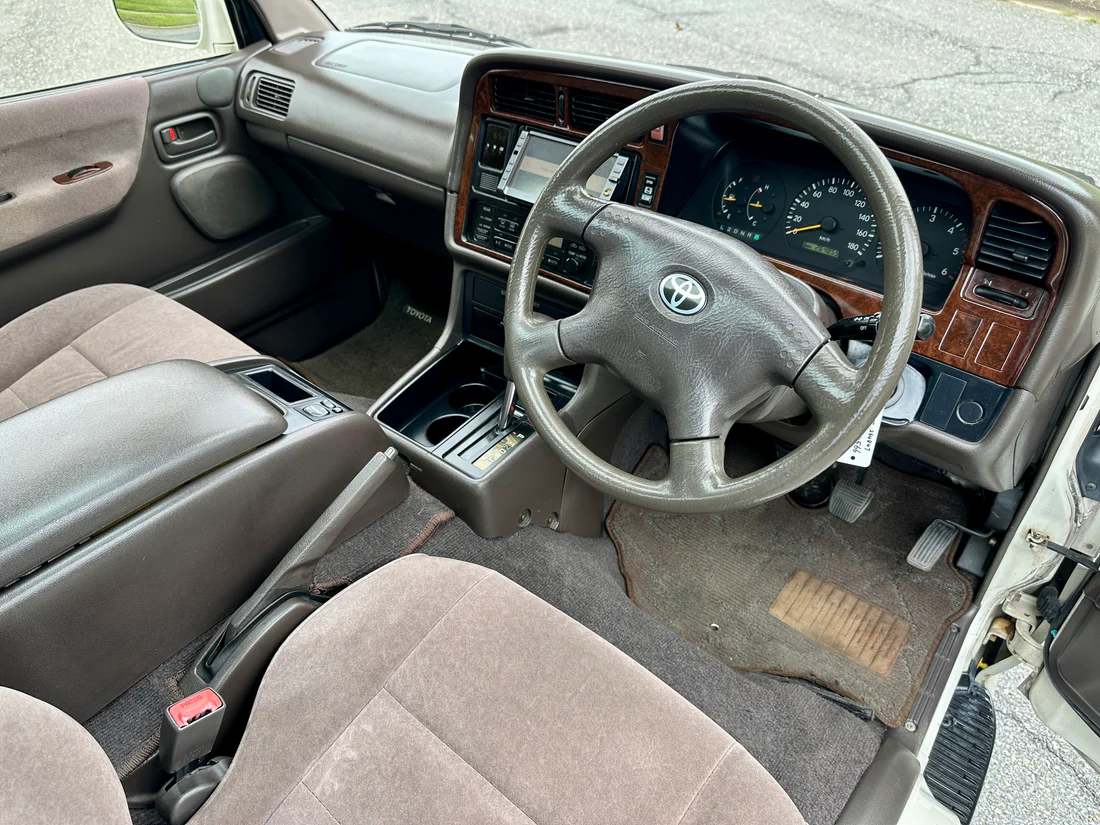 1999 Toyota HiAce Super Custom Living Saloon EX