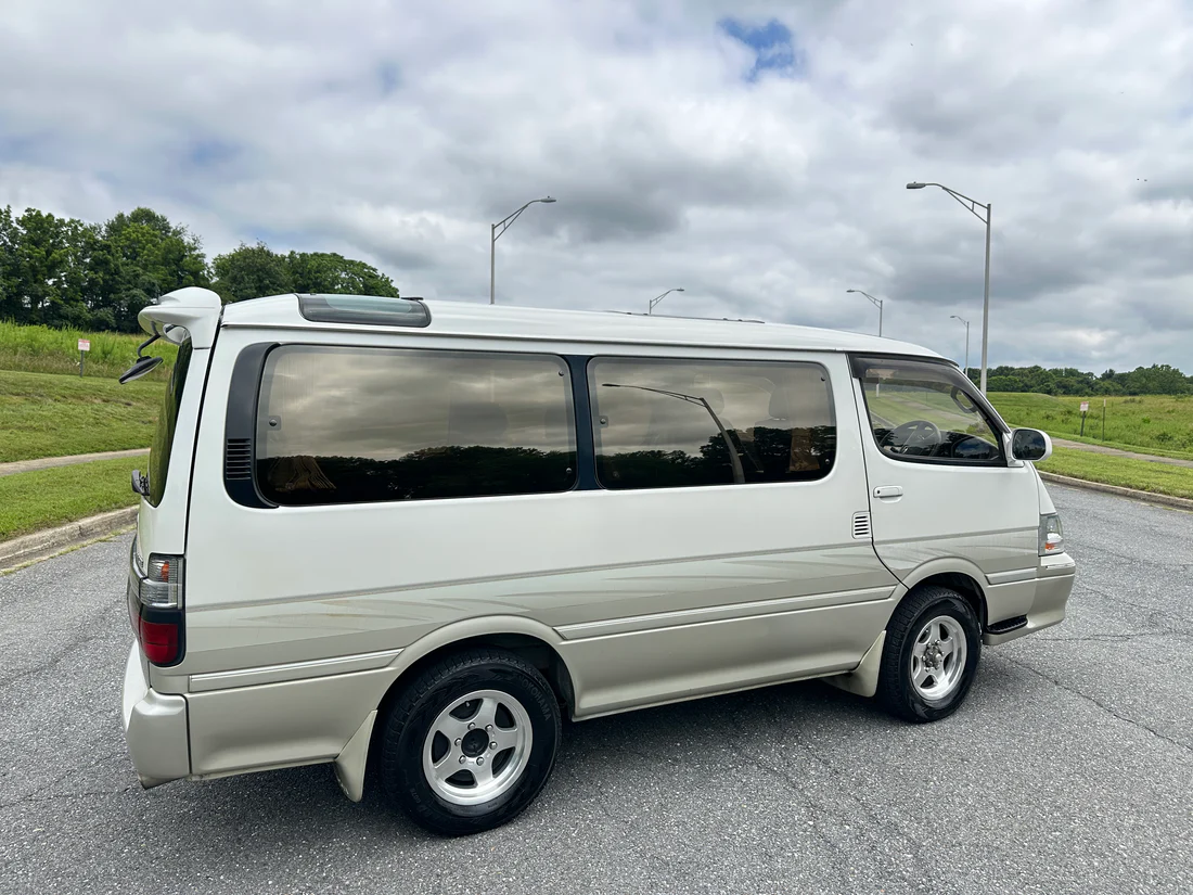 1999 Toyota HiAce Super Custom Living Saloon EX