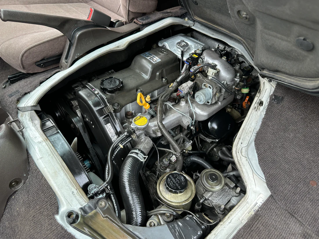 1999 Toyota HiAce Super Custom Living Saloon EX