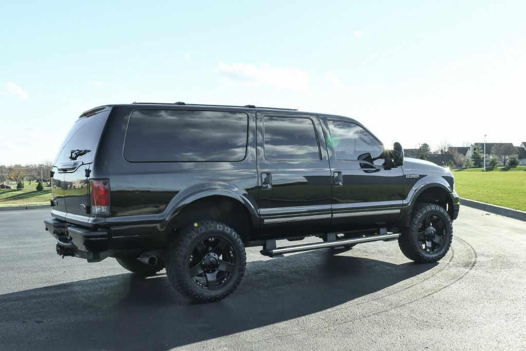 Sold: 2005 Ford Excursion Limited