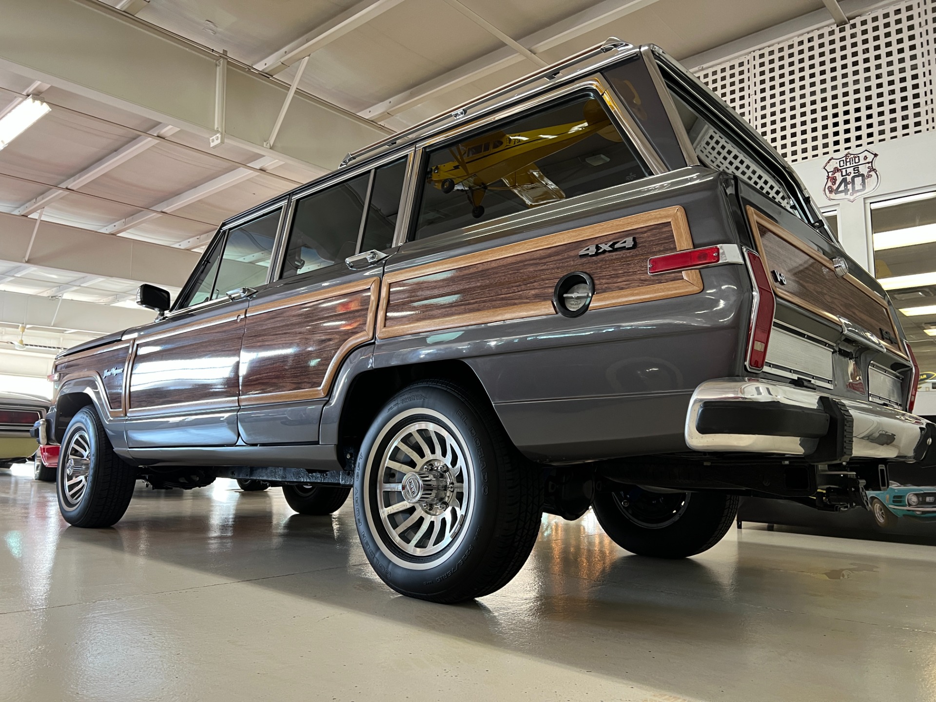 Sold: 1989 Jeep Grand Wagoneer