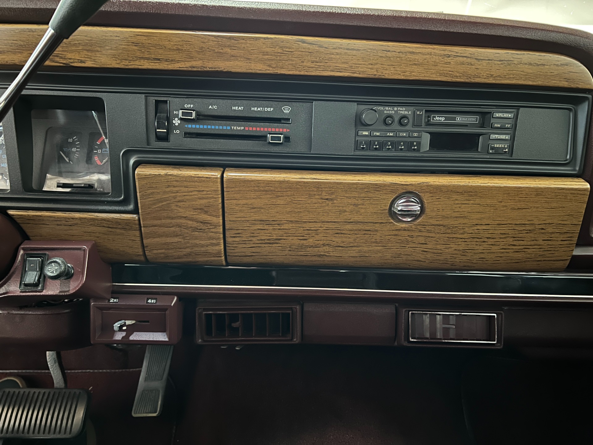 Sold: 1989 Jeep Grand Wagoneer