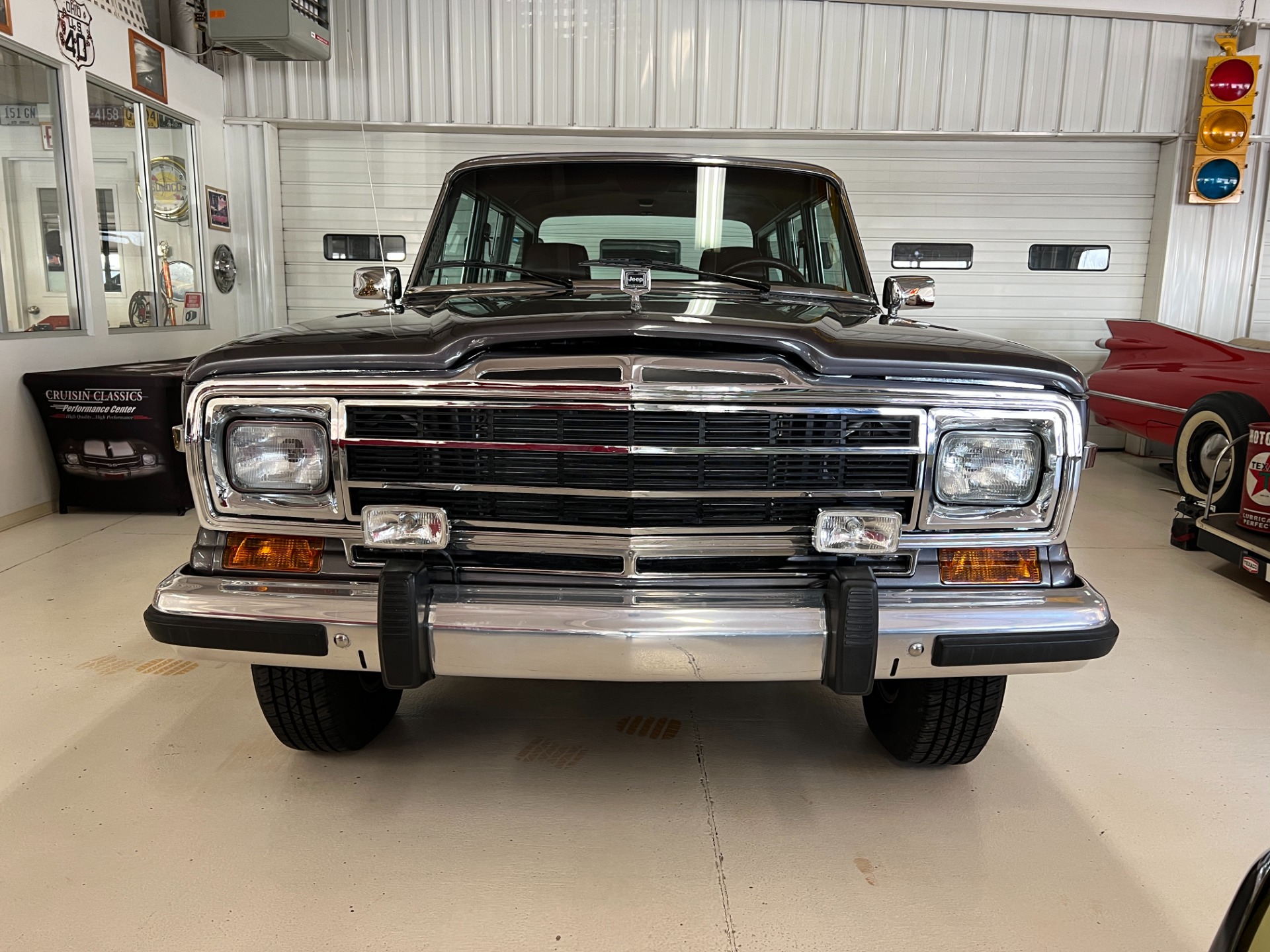 Sold: 1989 Jeep Grand Wagoneer